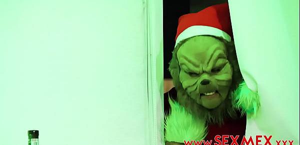  EMILY THORNE - FUCKED BY NOT THE GRINCH